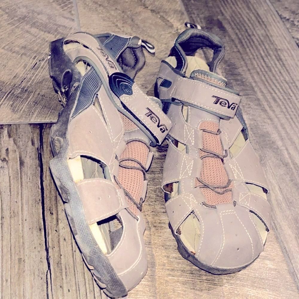 Teva  tan leather sandals